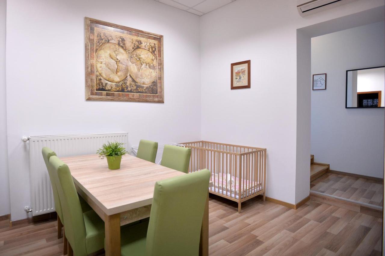 Corner Apartman Eger Bagian luar foto