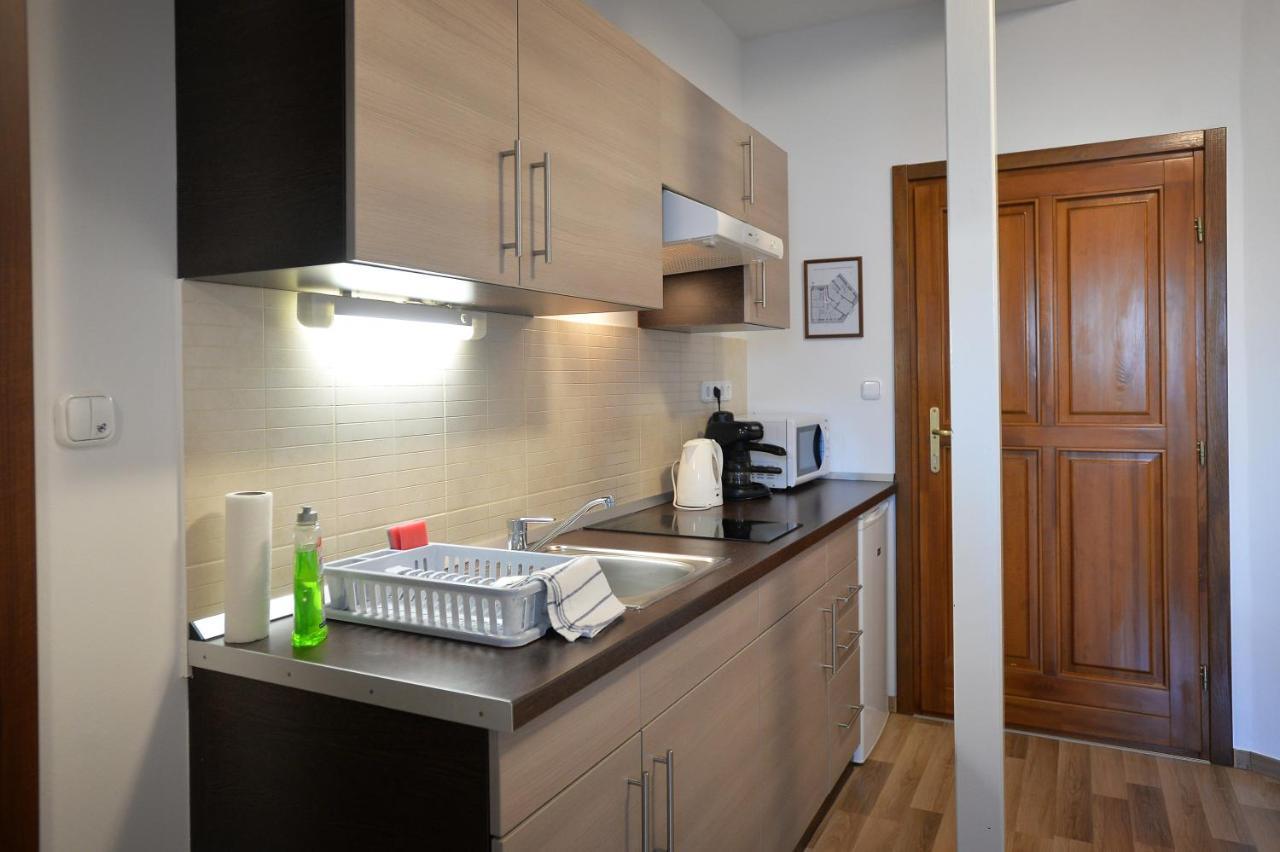 Corner Apartman Eger Bagian luar foto