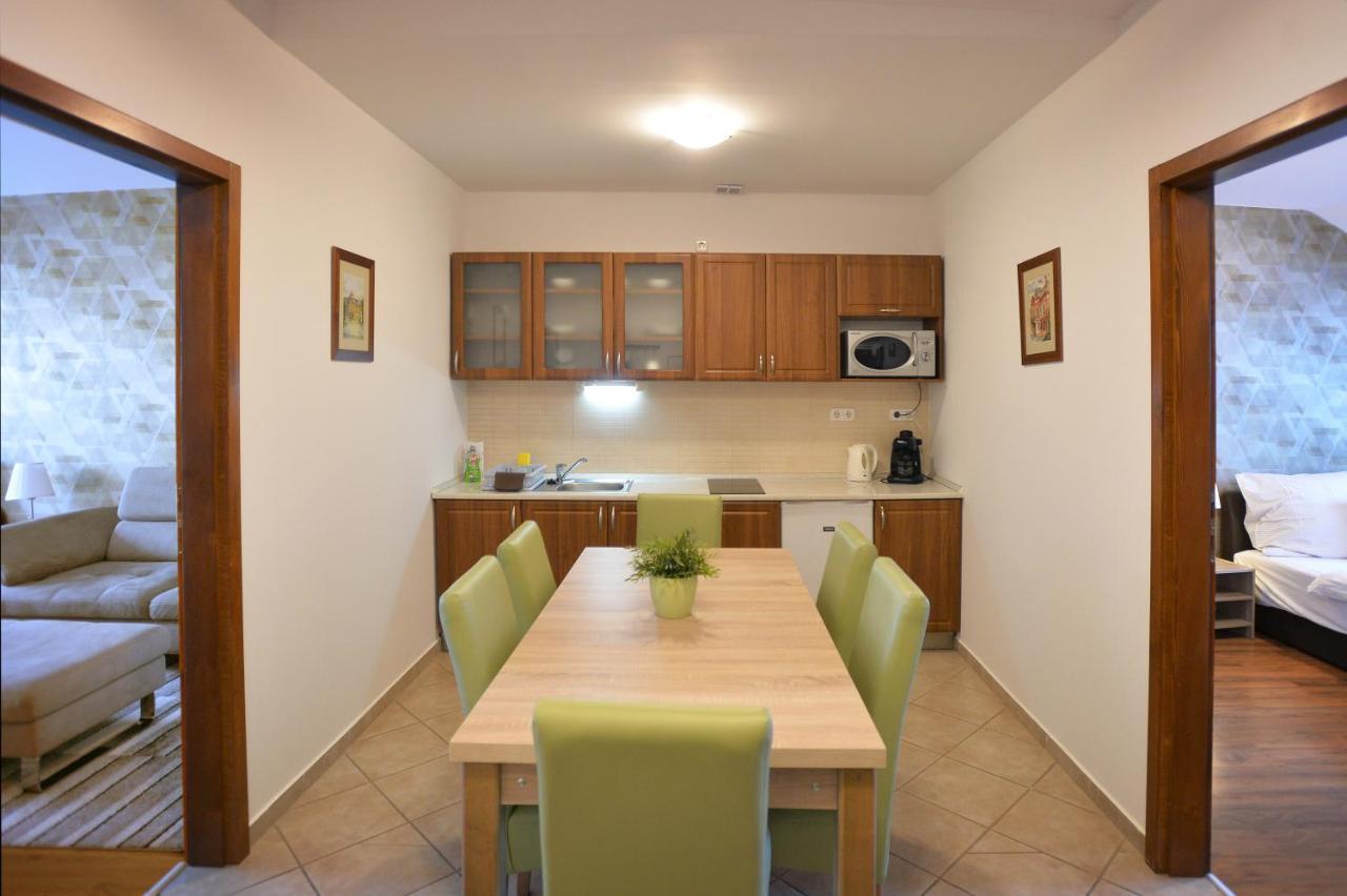 Corner Apartman Eger Bagian luar foto