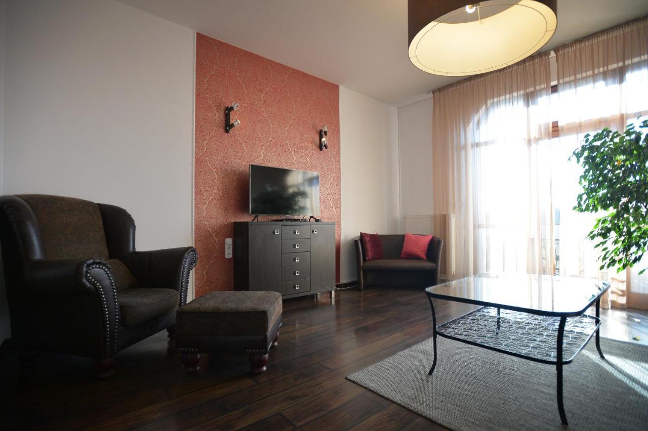 Corner Apartman Eger Bagian luar foto