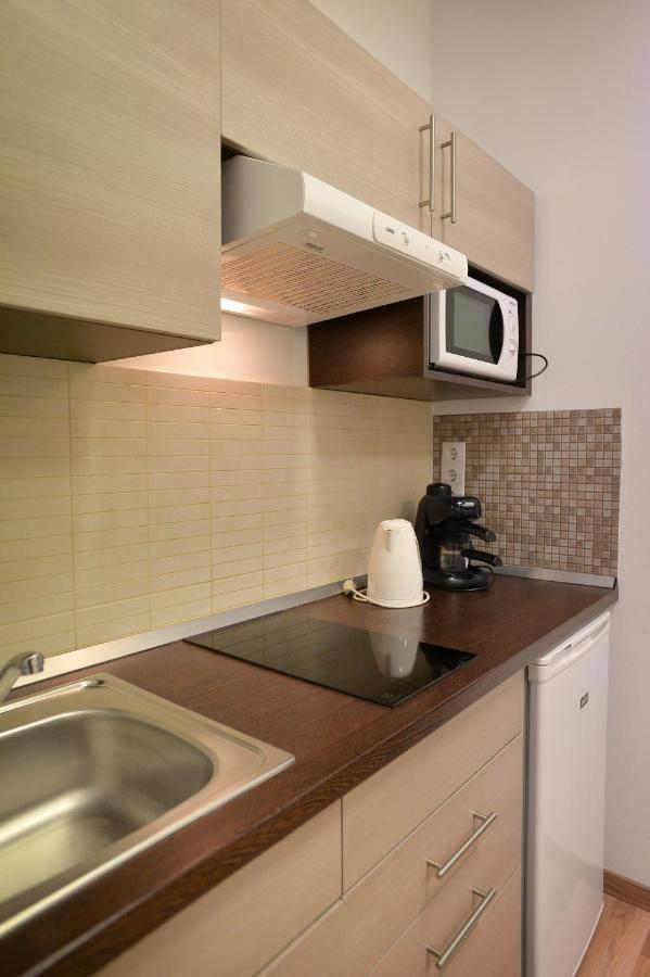 Corner Apartman Eger Bagian luar foto