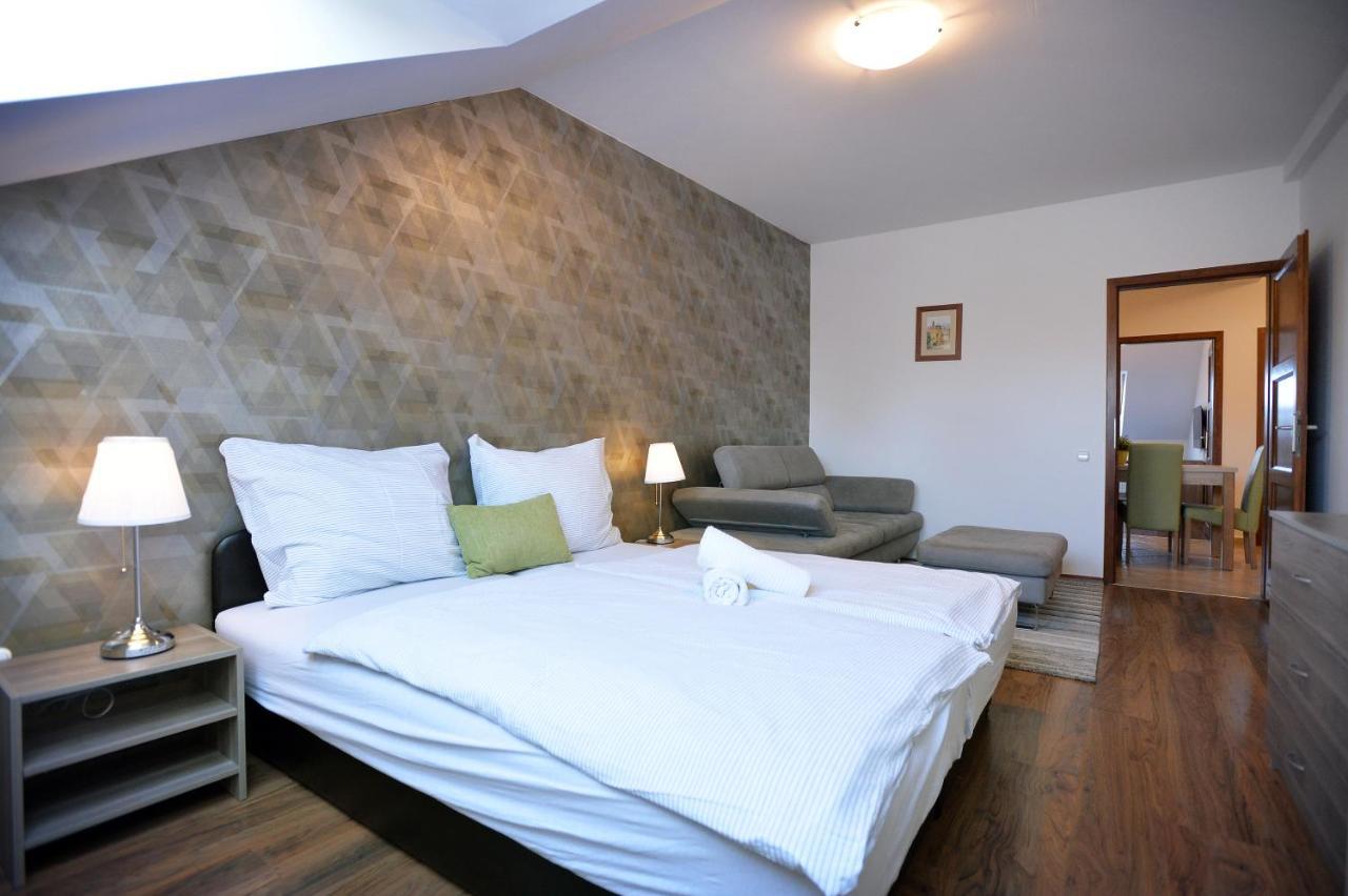 Corner Apartman Eger Bagian luar foto