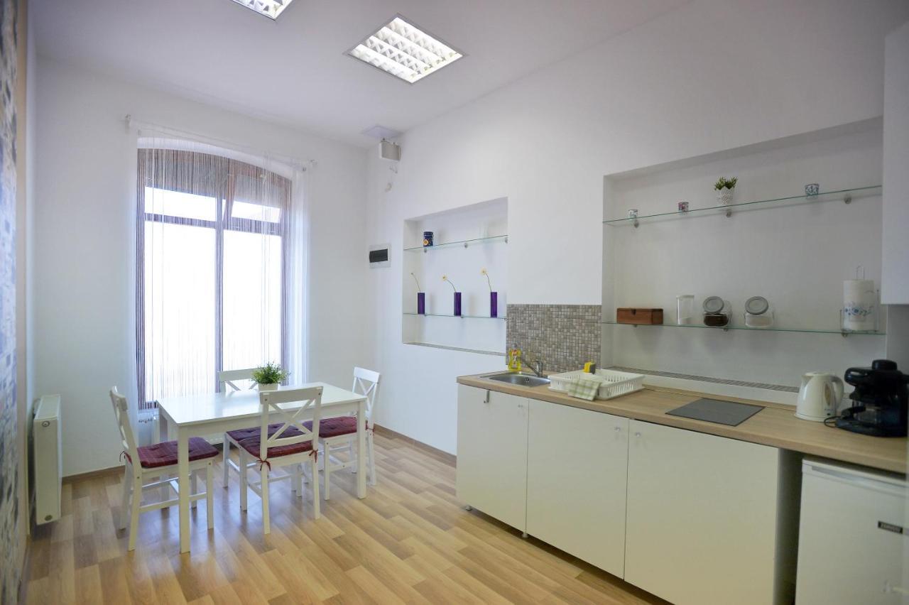 Corner Apartman Eger Bagian luar foto