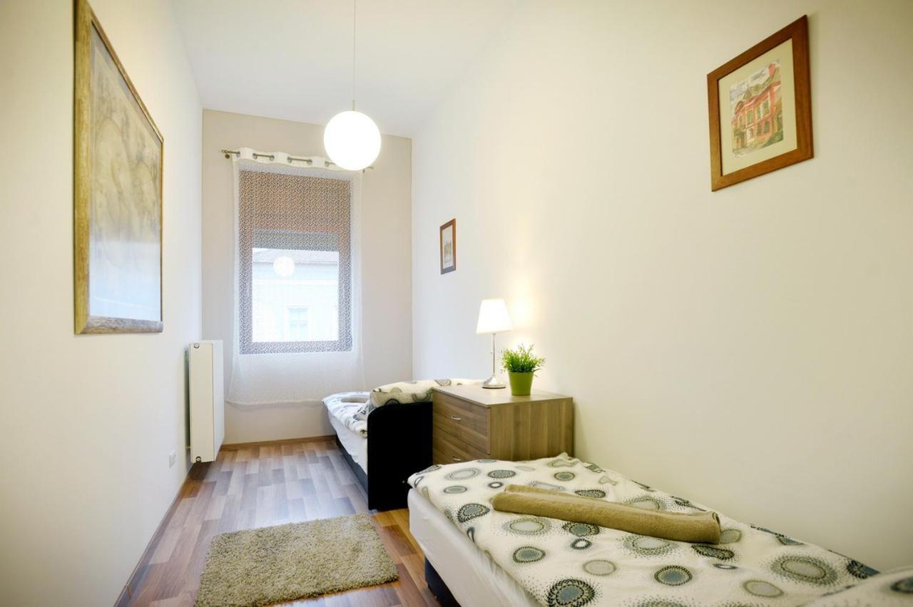 Corner Apartman Eger Bagian luar foto