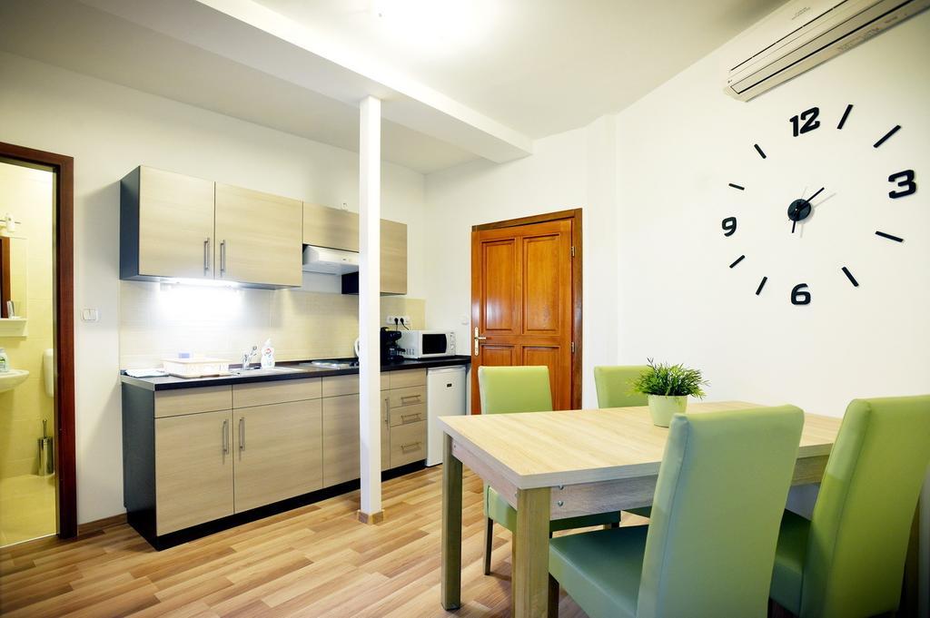 Corner Apartman Eger Ruang foto