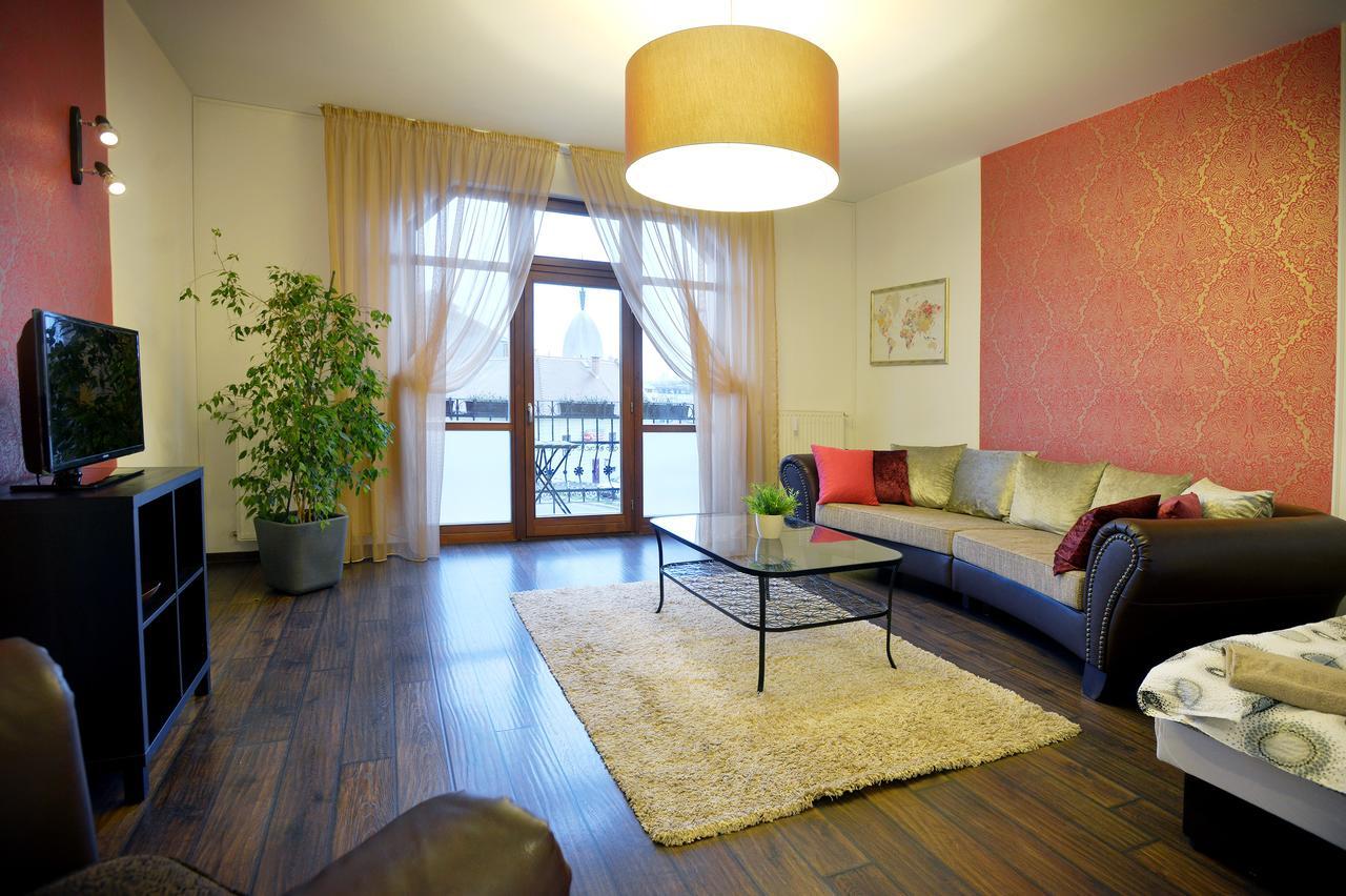 Corner Apartman Eger Bagian luar foto